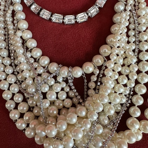 Vintage Carolee Lux crystal Pearl and Silver Necklace - Picture 4 of 7